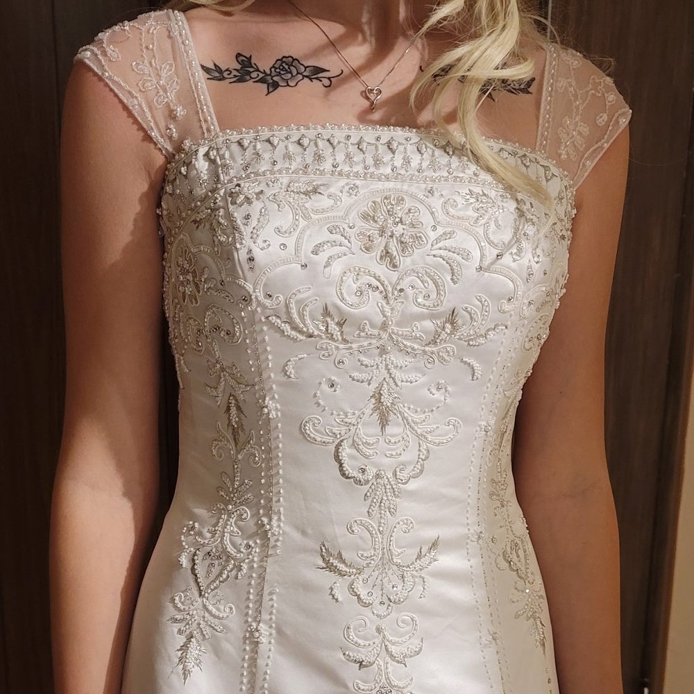 Wedding Dress David's Bridal Mary's Size S/M White - Picture 7 of 16
